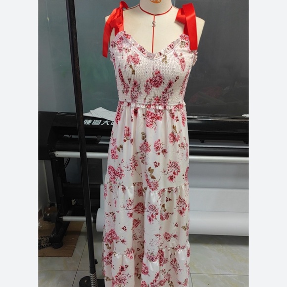 Summer maxi dress. Xl. 10/12. Smocked bodice - Picture 2 of 8